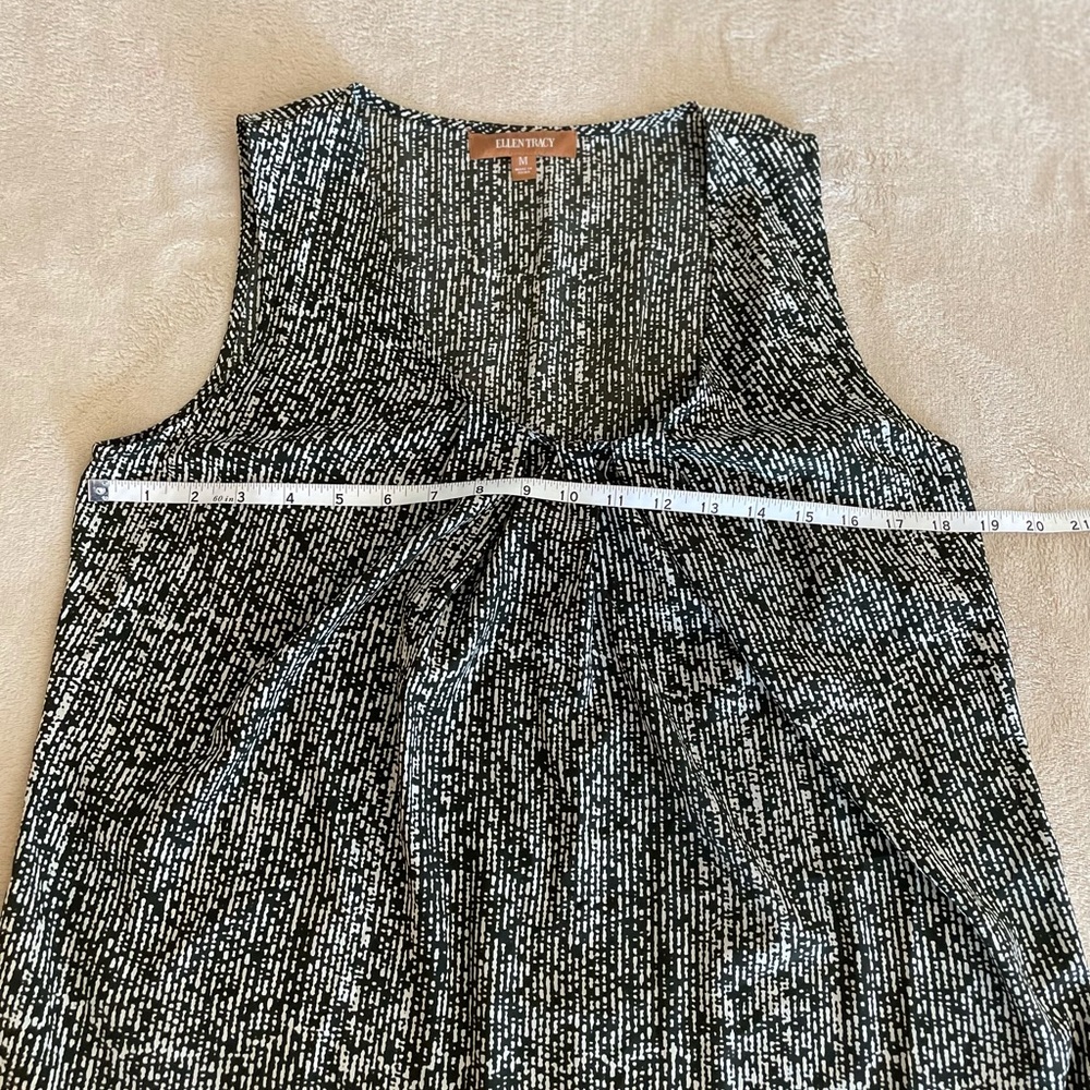 Ellen Tracy Pleated Sleeveless Top - Size M - Picture 7 of 11